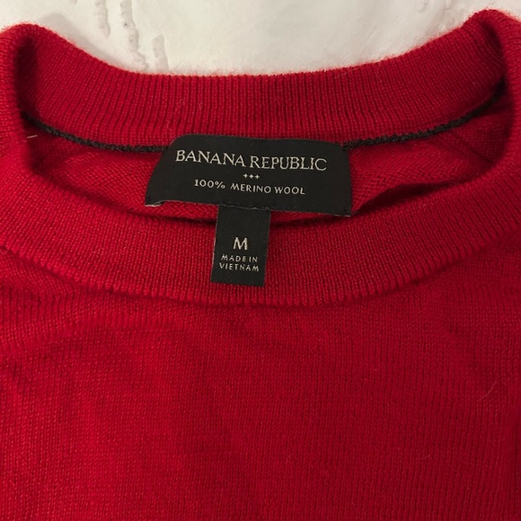 Banana Republic Sweaters - Merino Wool 100%- Banana Republic Vibrant Red Crewneck Pullover Sweater- sm flaw